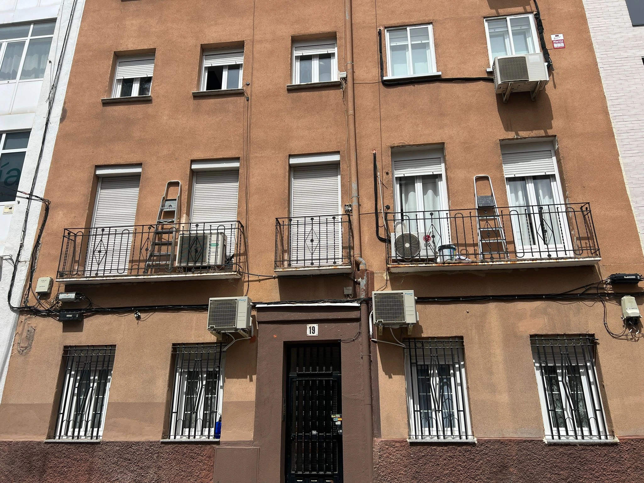 Cableado ordenado y saneado